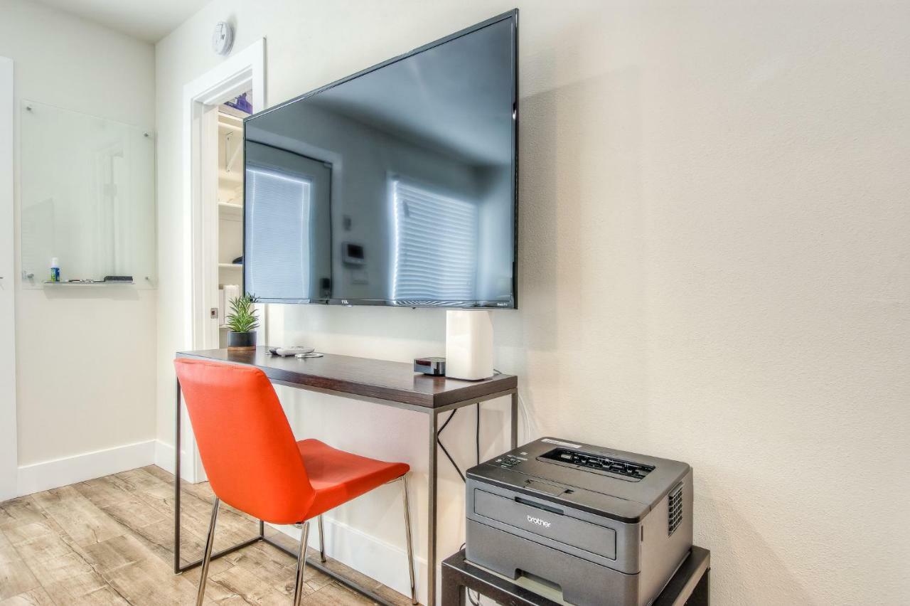 Long Beach Studio Suites 外观 照片