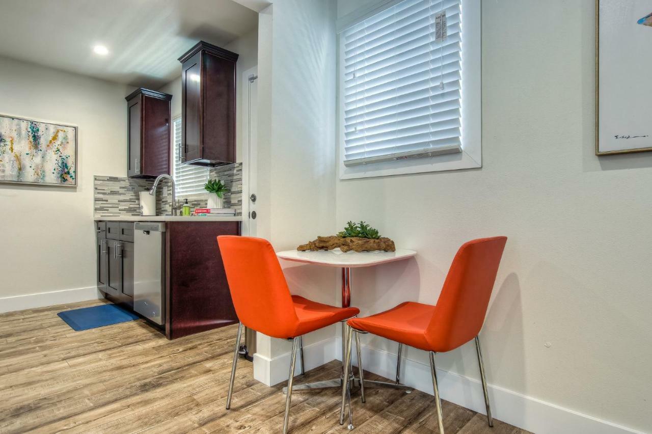 Long Beach Studio Suites 外观 照片